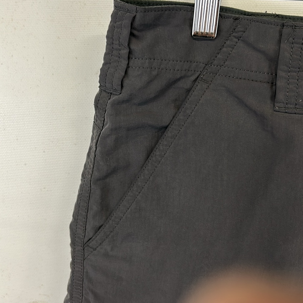 Orvis Classic Collection cargo shorts.  32 - Picture 4 of 16
